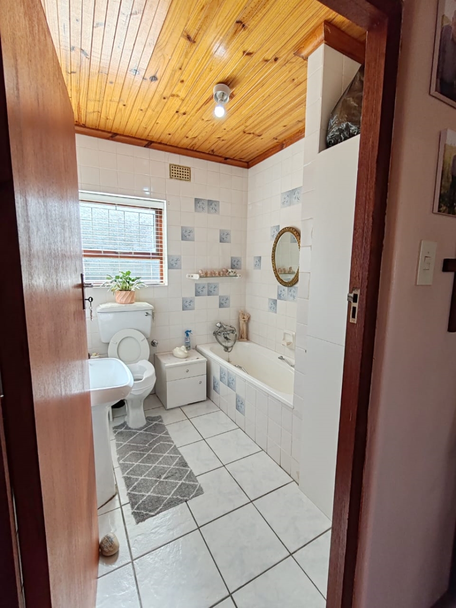 3 Bedroom Property for Sale in Kleinmond Western Cape